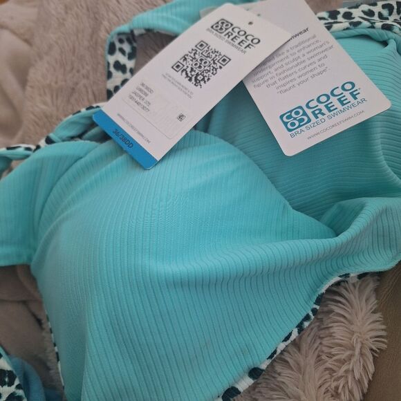 Coco Reef Verso Reversible Bra-Sized Twist-Front Bikini Top Womens Size 36D/38DD - Picture 3 of 10